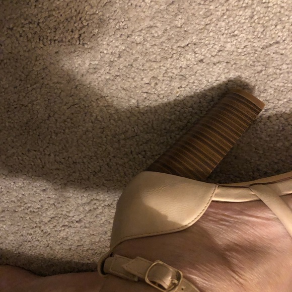 NWOT Nude ankle strap heel - Picture 4 of 5